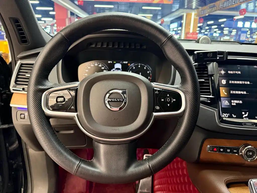Volvo XC90 — миниатюра 7