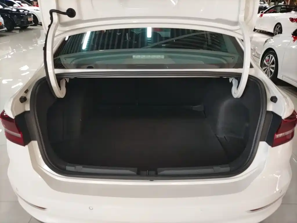 Volkswagen Lavida — миниатюра 19