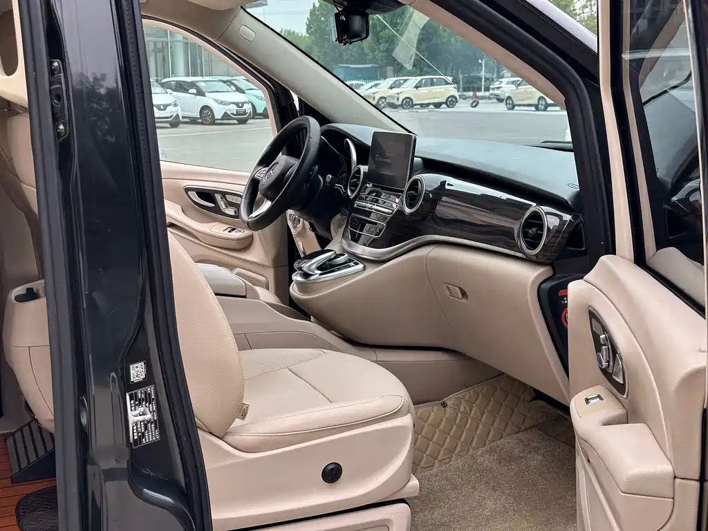 Mercedes-Benz V-Class — миниатюра 8