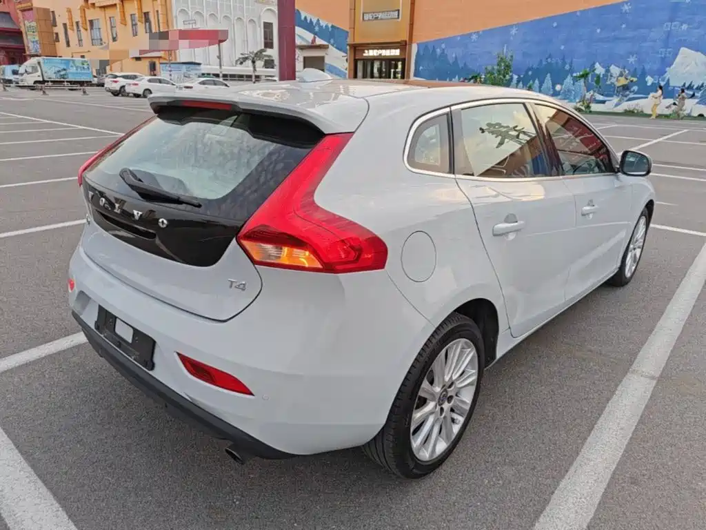 Volvo V40 — миниатюра 5