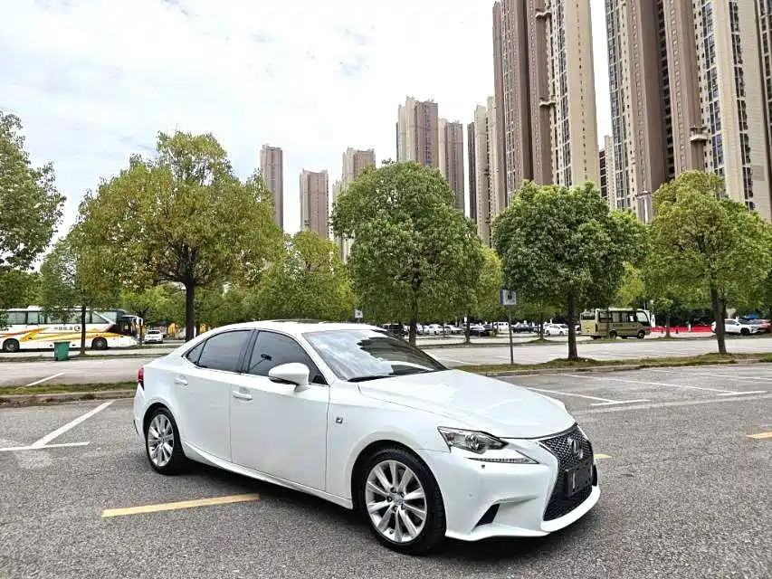 Lexus IS — миниатюра 2