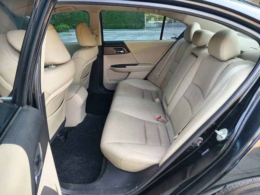 Honda Accord — миниатюра 4