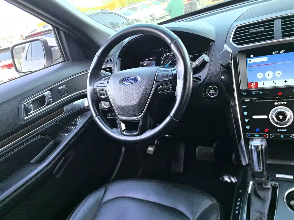 Ford Explorer (Import) — миниатюра 12
