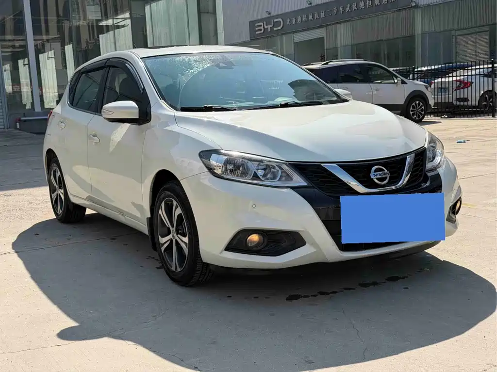 Nissan Tiida — миниатюра 3