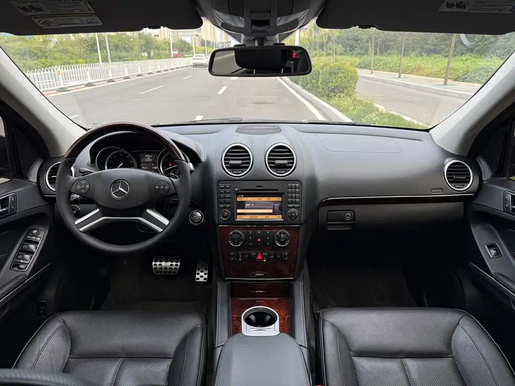 Mercedes-Benz GL-Class — миниатюра 7
