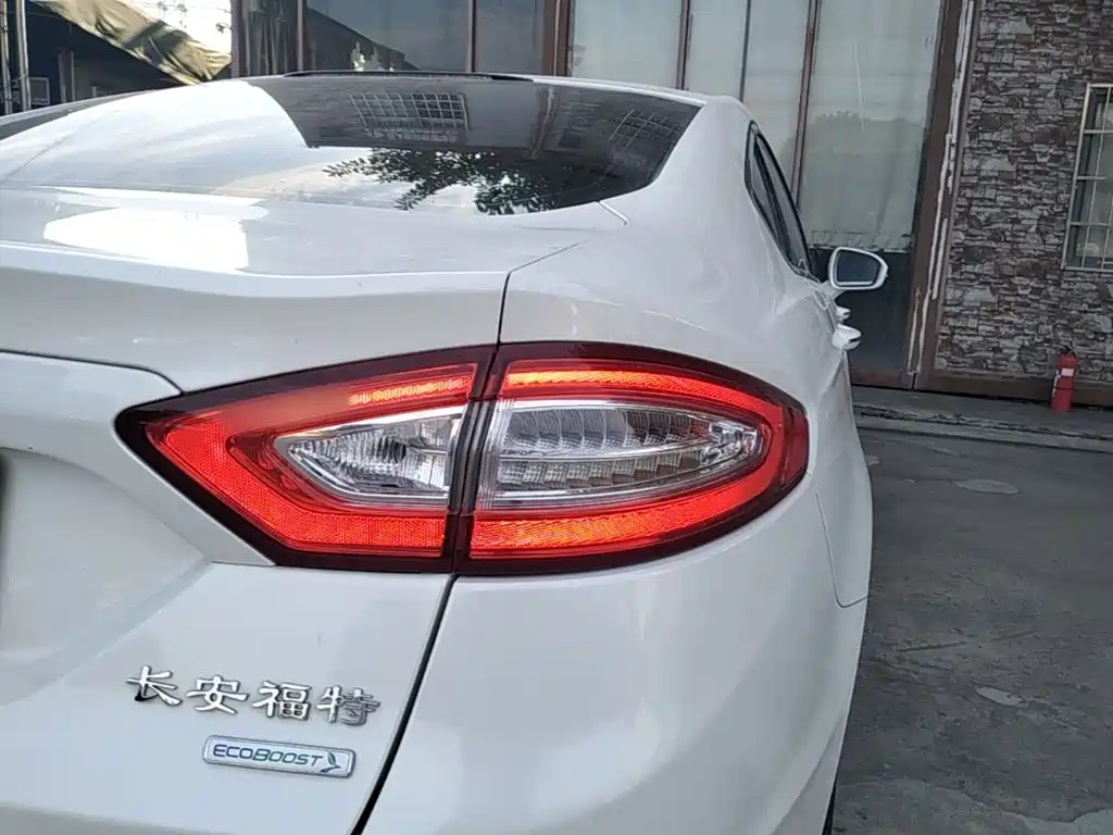 Ford Mondeo — миниатюра 8