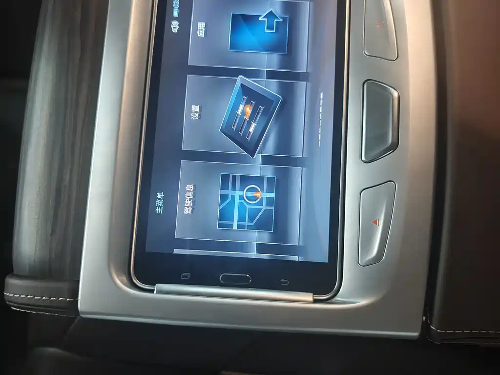 BMW 5 Series New Energy — миниатюра 4