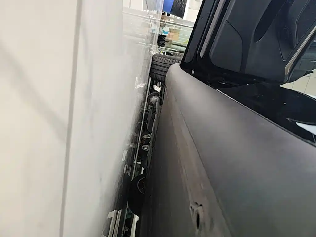 Tesla Model Y — миниатюра 22