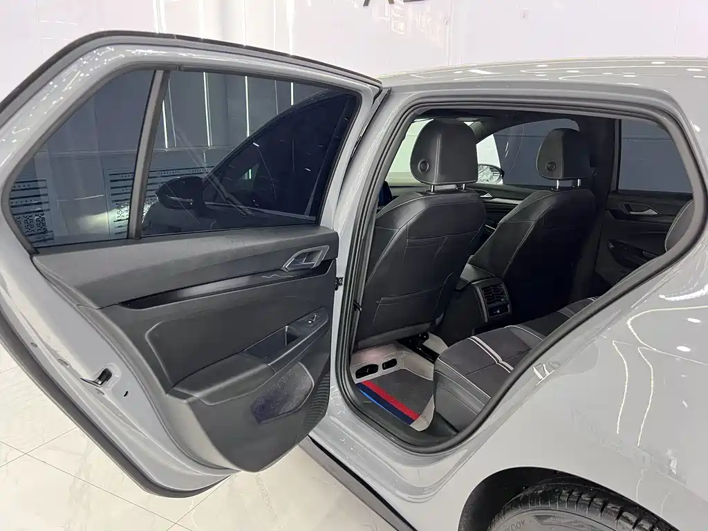 Volkswagen Golf — миниатюра 12