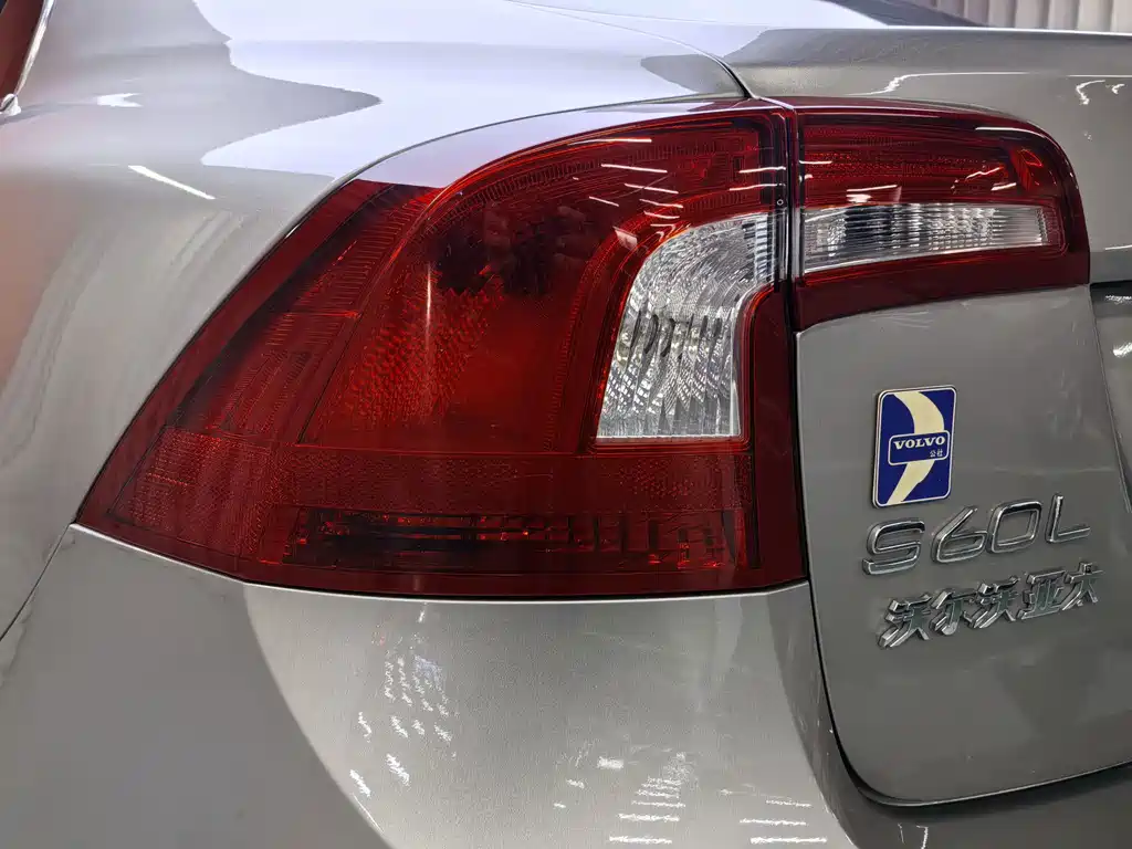 Volvo S60 — миниатюра 10