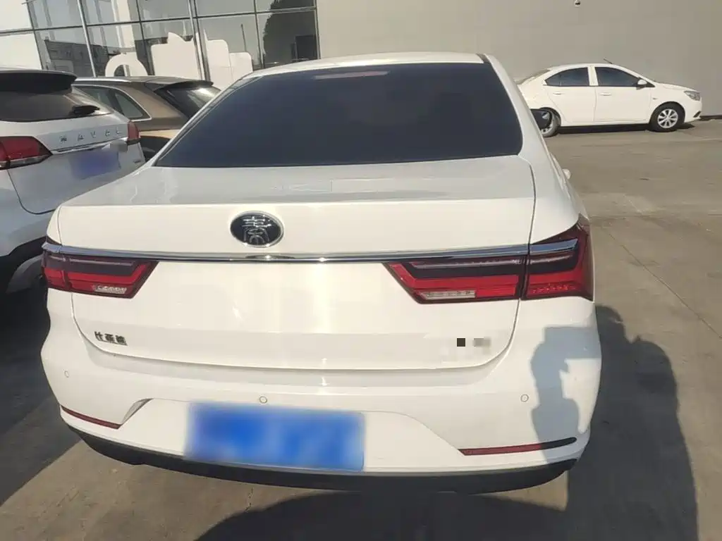 BYD Qin — миниатюра 6