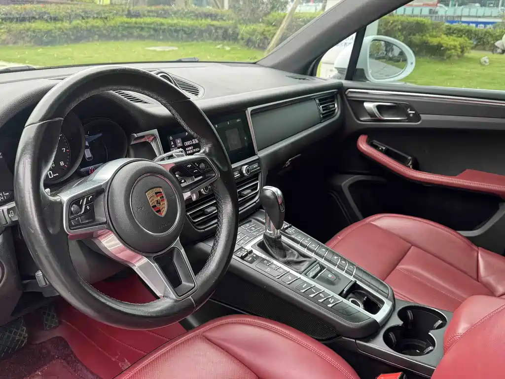 Porsche Macan — миниатюра 7