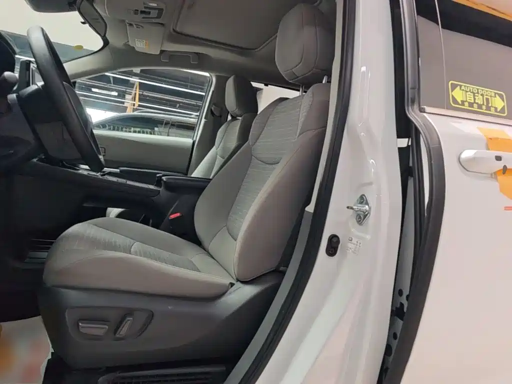 Toyota Sienna — миниатюра 15