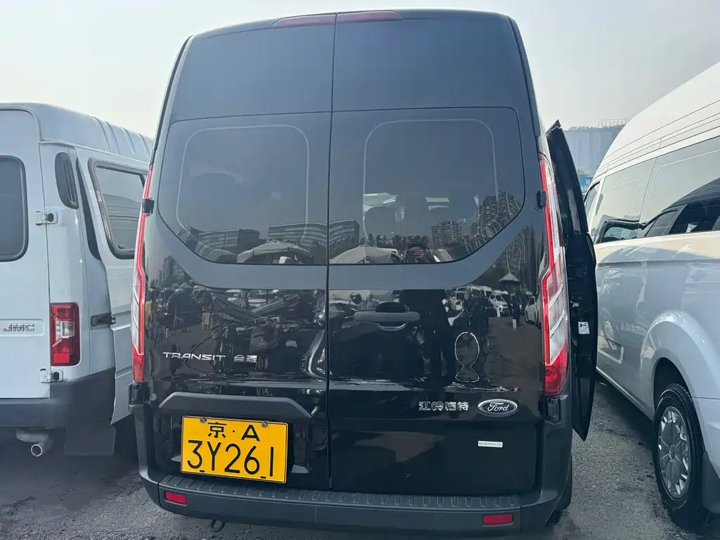 Ford Transit — миниатюра 15