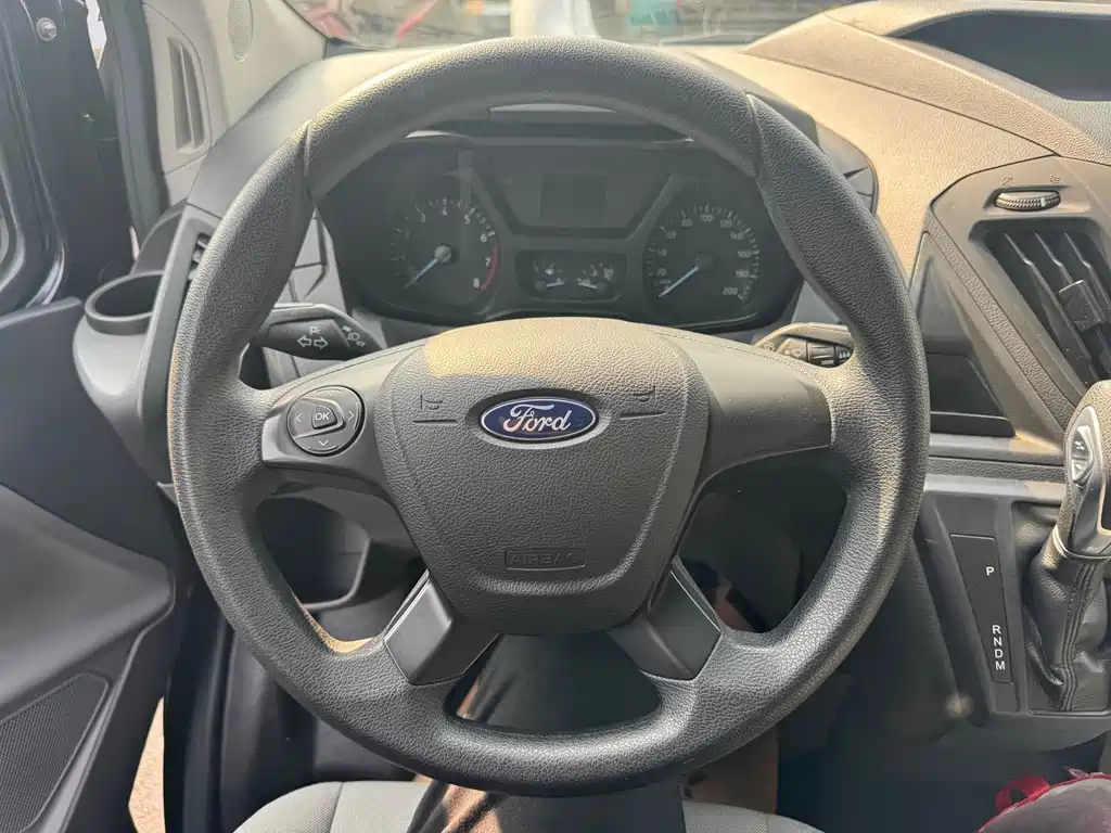 Ford Transit — миниатюра 6