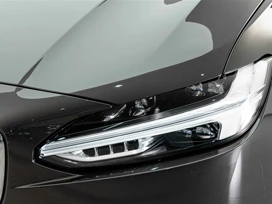 Volvo S90 — миниатюра 4