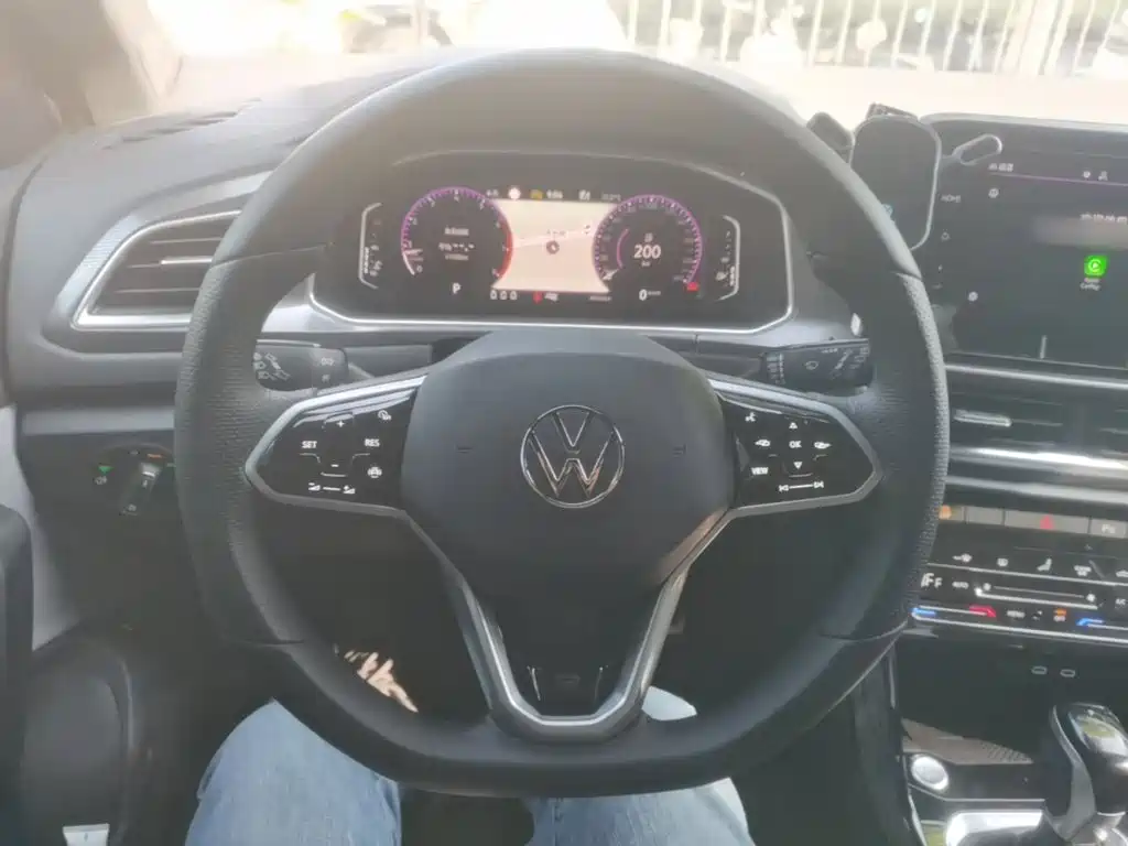 Volkswagen T-Roc — миниатюра 11