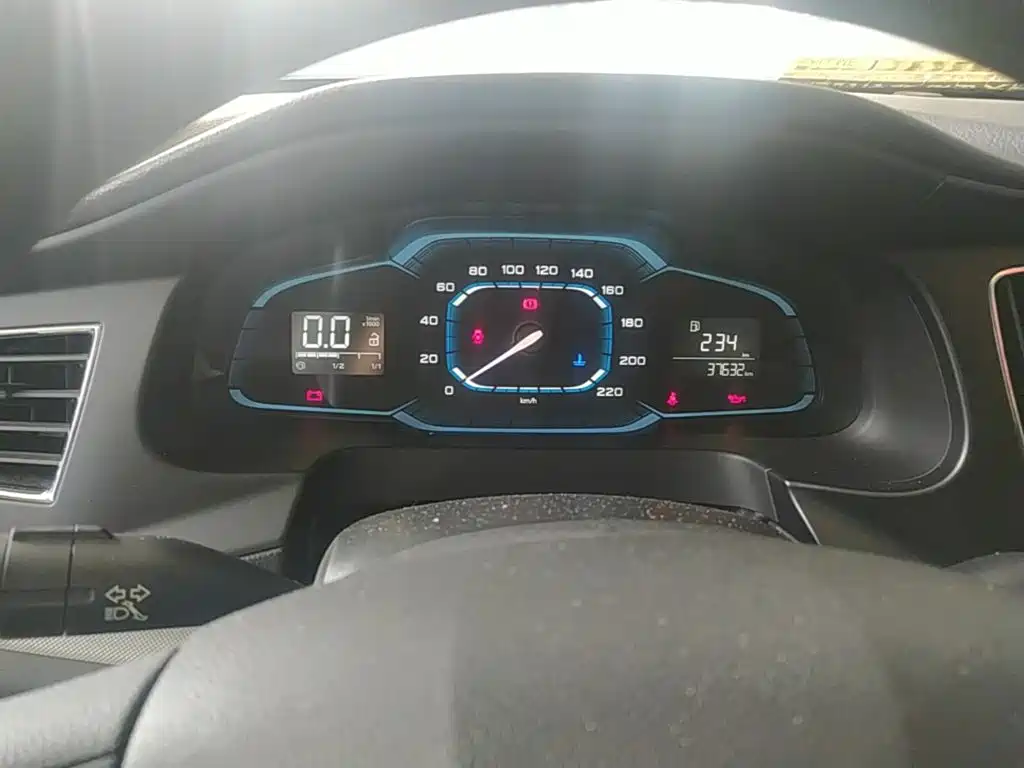 Roewe 360 — миниатюра 5