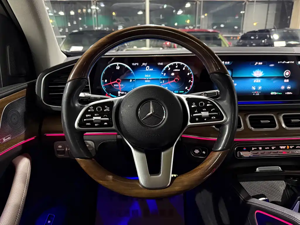 MERCEDES-BENZ GLS