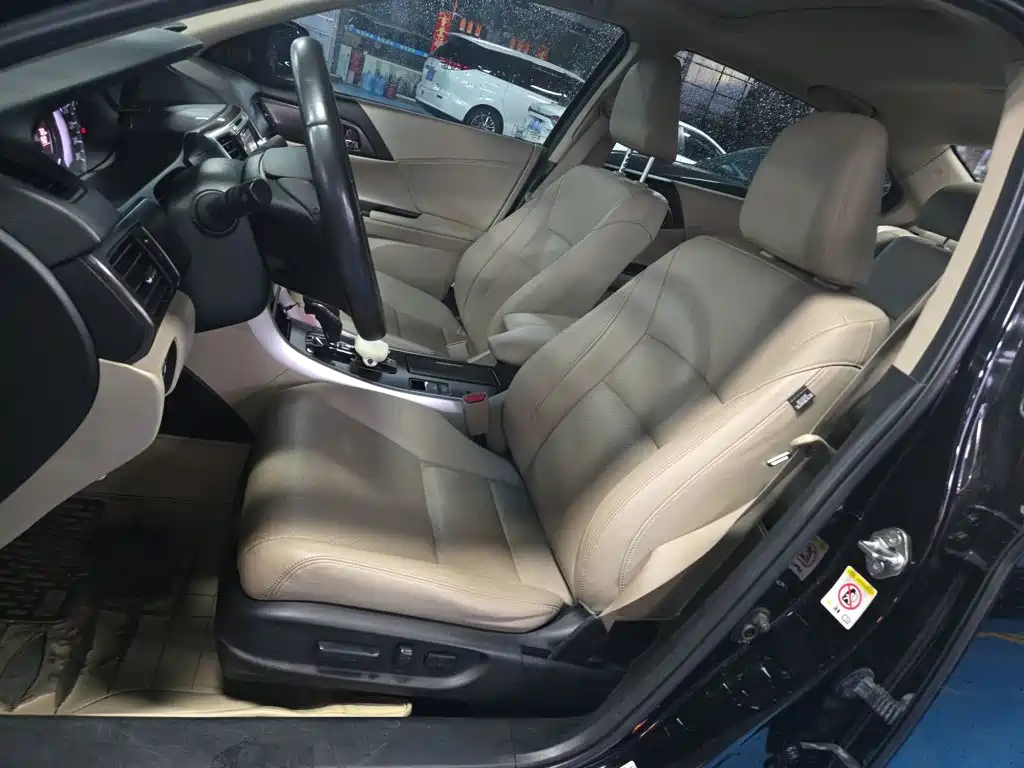Honda Accord — миниатюра 17