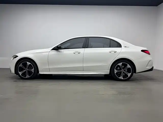 Mercedes-Benz C-Class — миниатюра 3