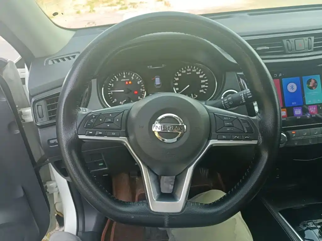Nissan X-Trail — миниатюра 11