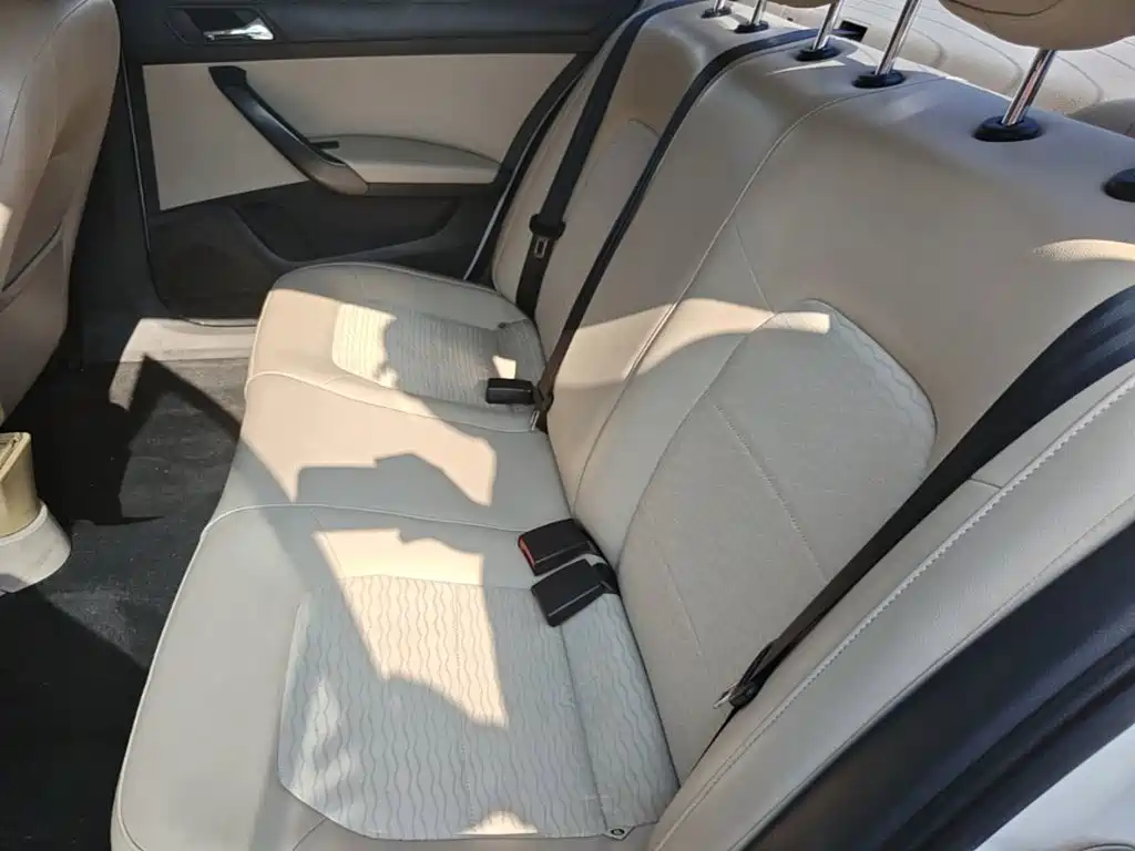 Skoda Rapid — миниатюра 17