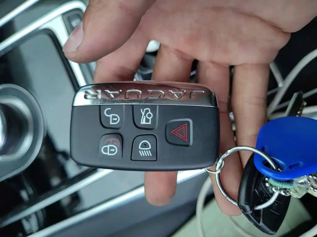 Jaguar XEL — миниатюра 12
