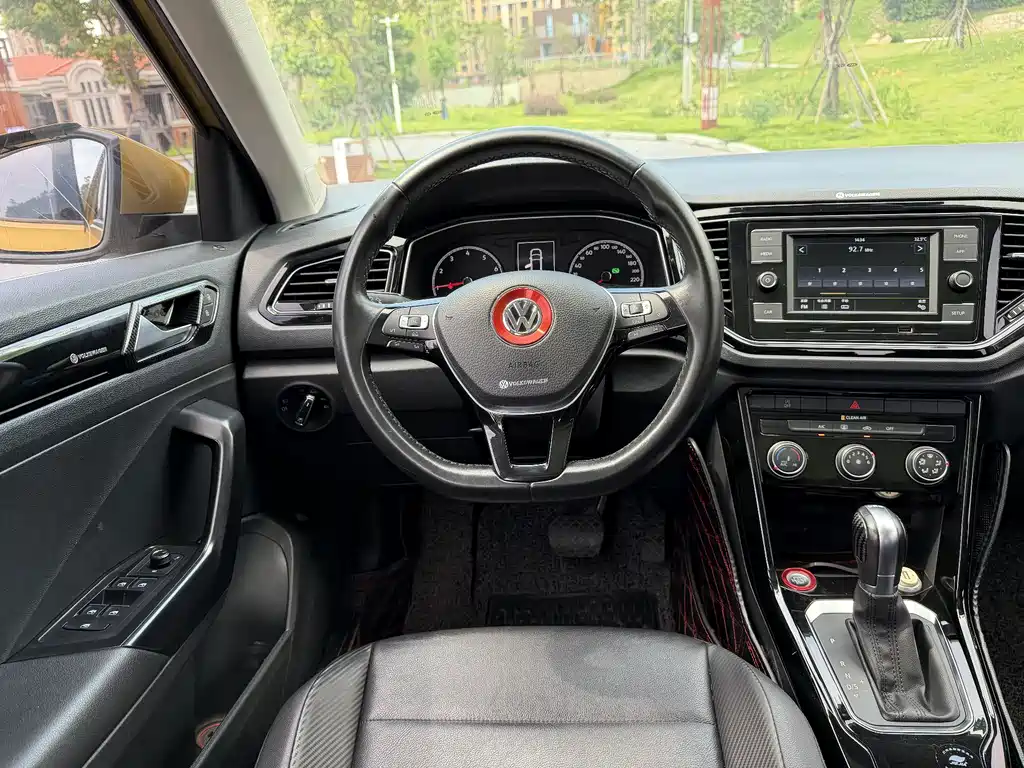 Volkswagen T-Roc — миниатюра 6