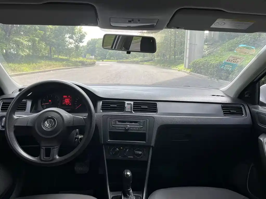 Volkswagen Santana — миниатюра 9