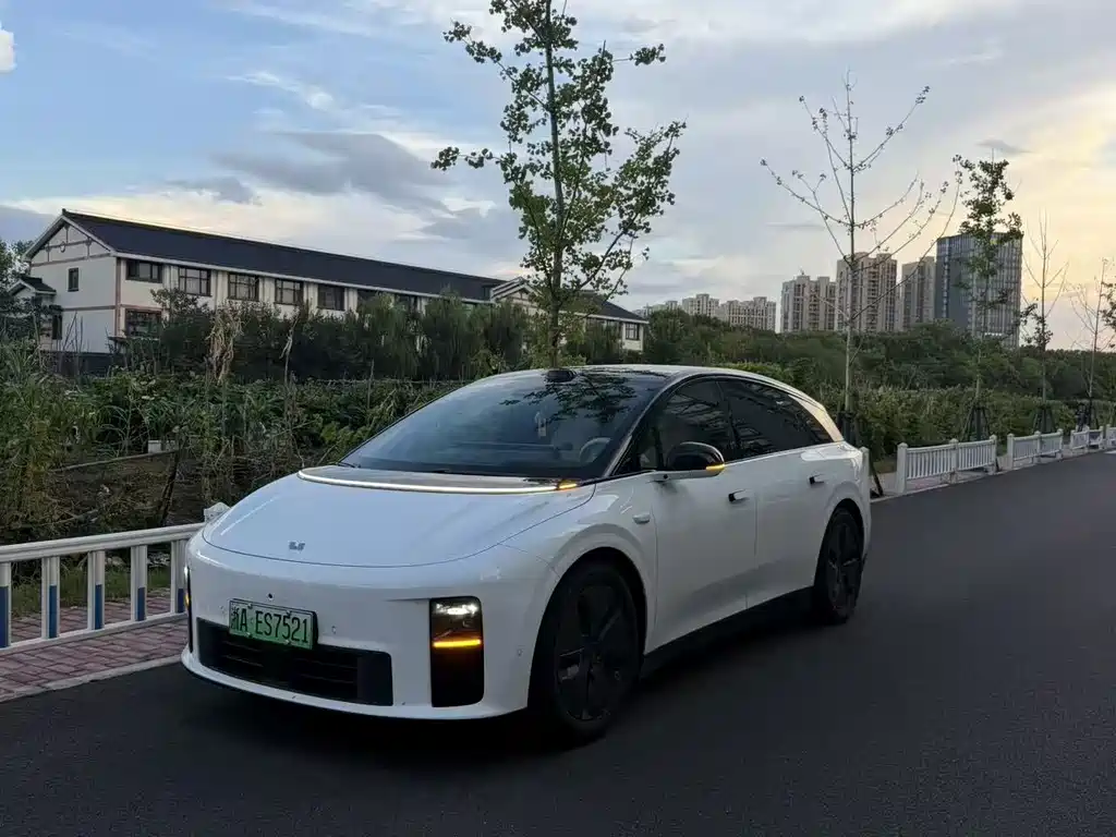 Li Auto Идеальный i6