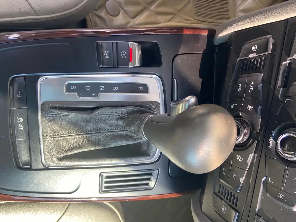 Audi A4L — миниатюра 12
