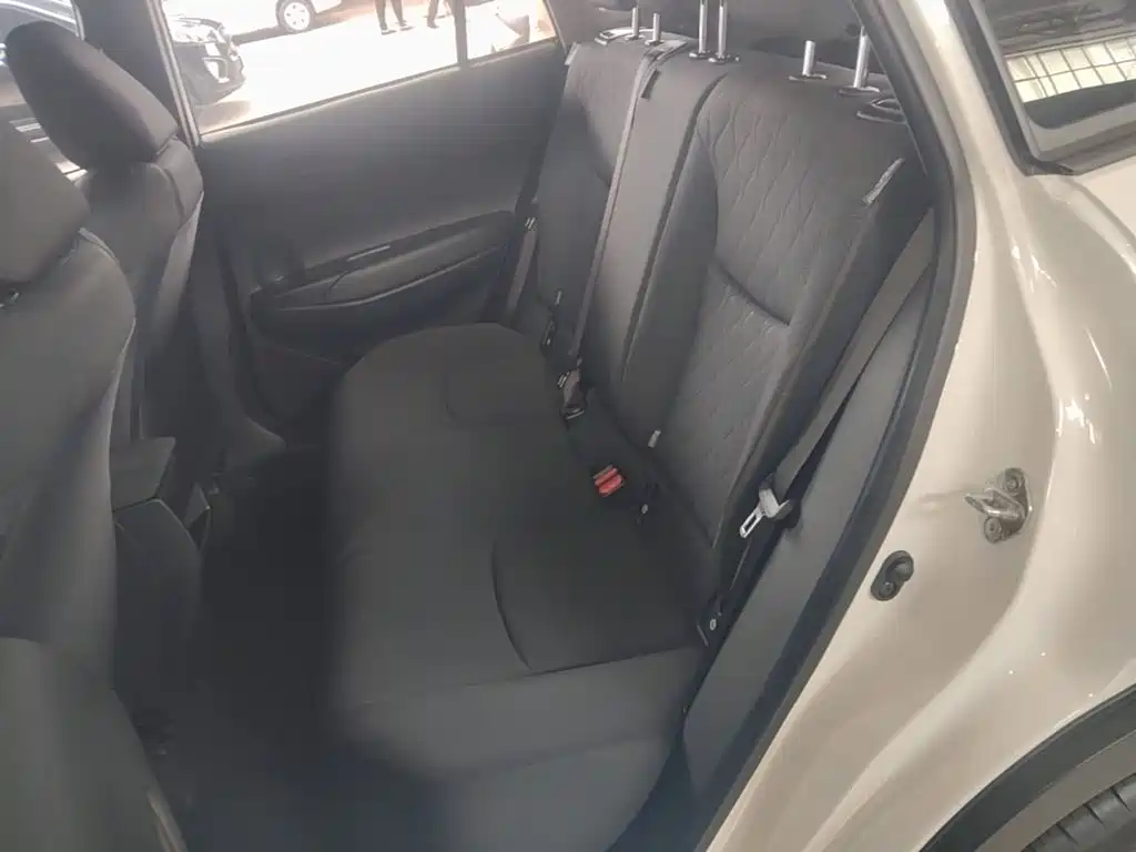 Toyota Corolla Cross — миниатюра 17