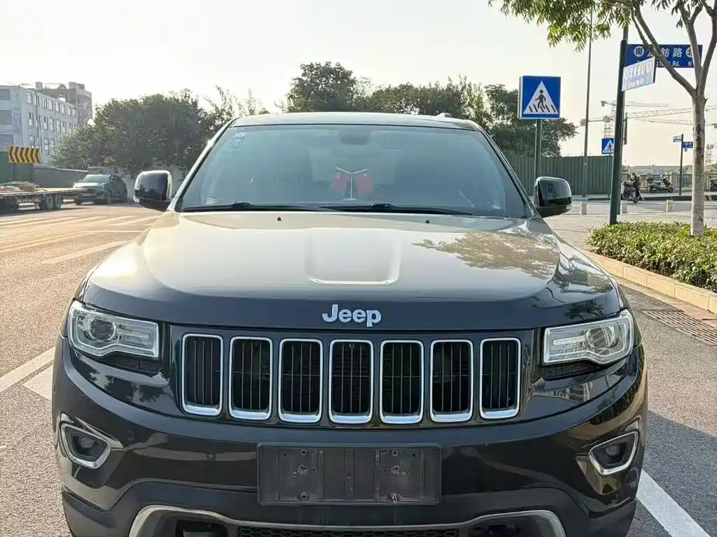 Jeep Grand Cherokee (Import) — миниатюра 2
