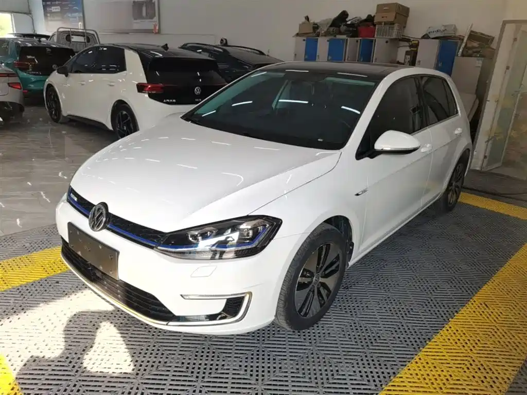 Volkswagen Golf EV 2020
