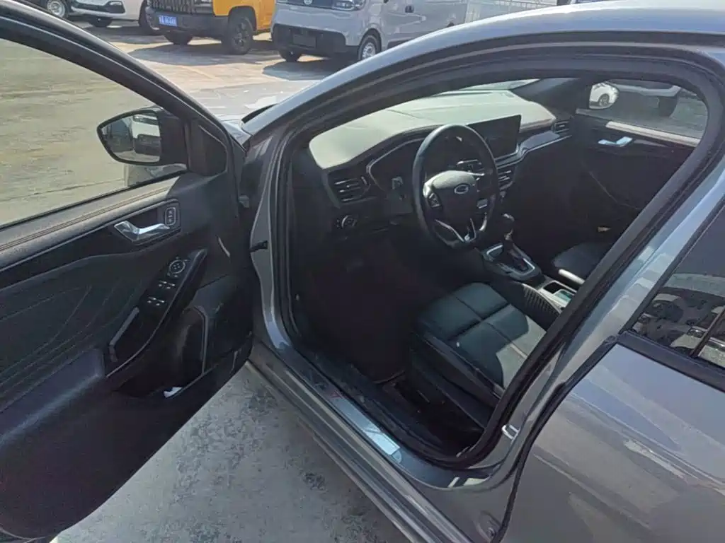 Ford Focus — миниатюра 16