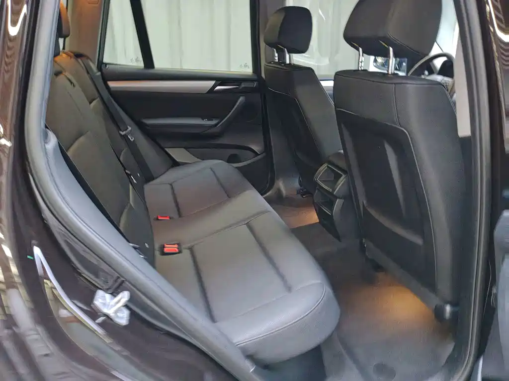 BMW X3 (Import) — миниатюра 7