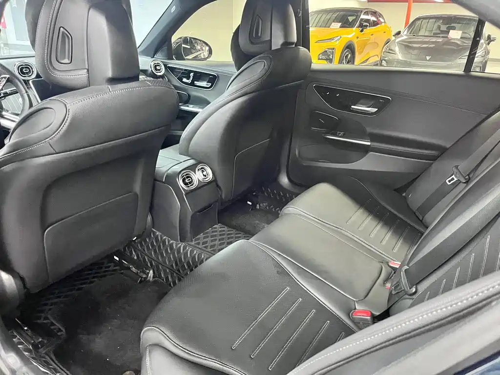 Mercedes-Benz C-Class — миниатюра 11