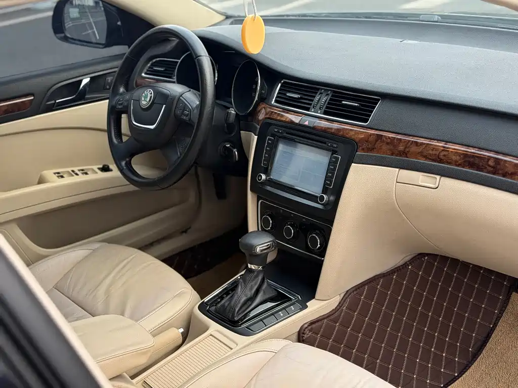 Skoda Superb 1.8TSI Auto Elegant Edition, фото 9