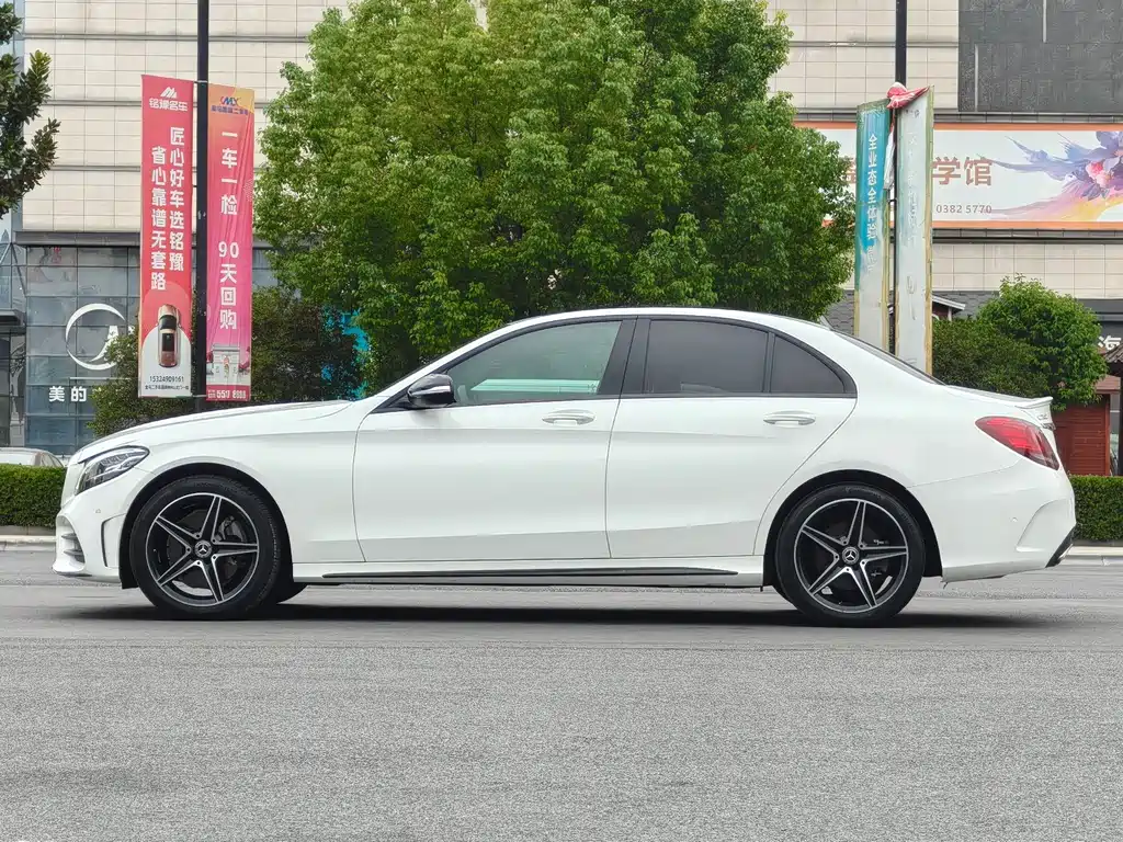 Mercedes-Benz C-Class — миниатюра 10