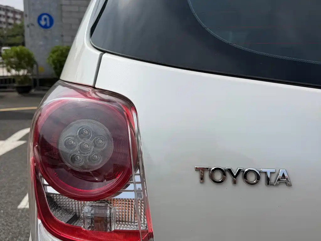 Toyota Verso — миниатюра 12