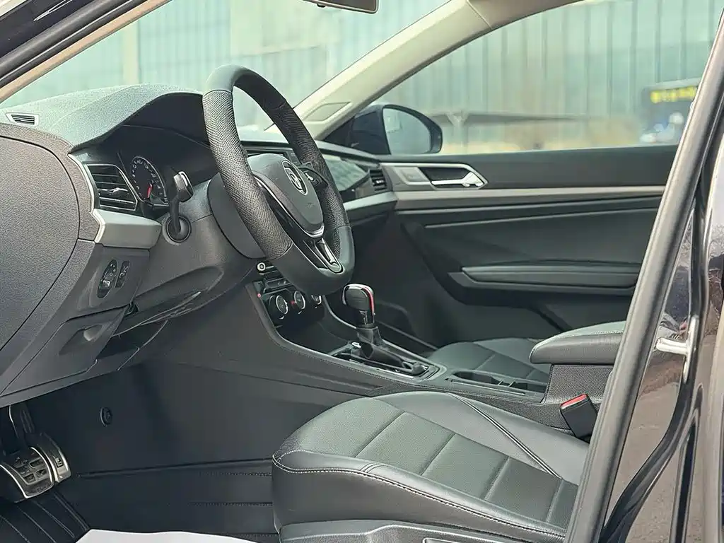 Volkswagen Lavida — миниатюра 4