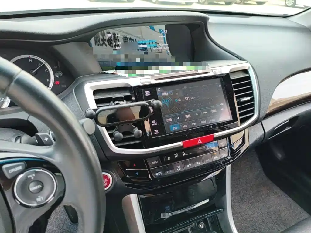 Honda Accord — миниатюра 6
