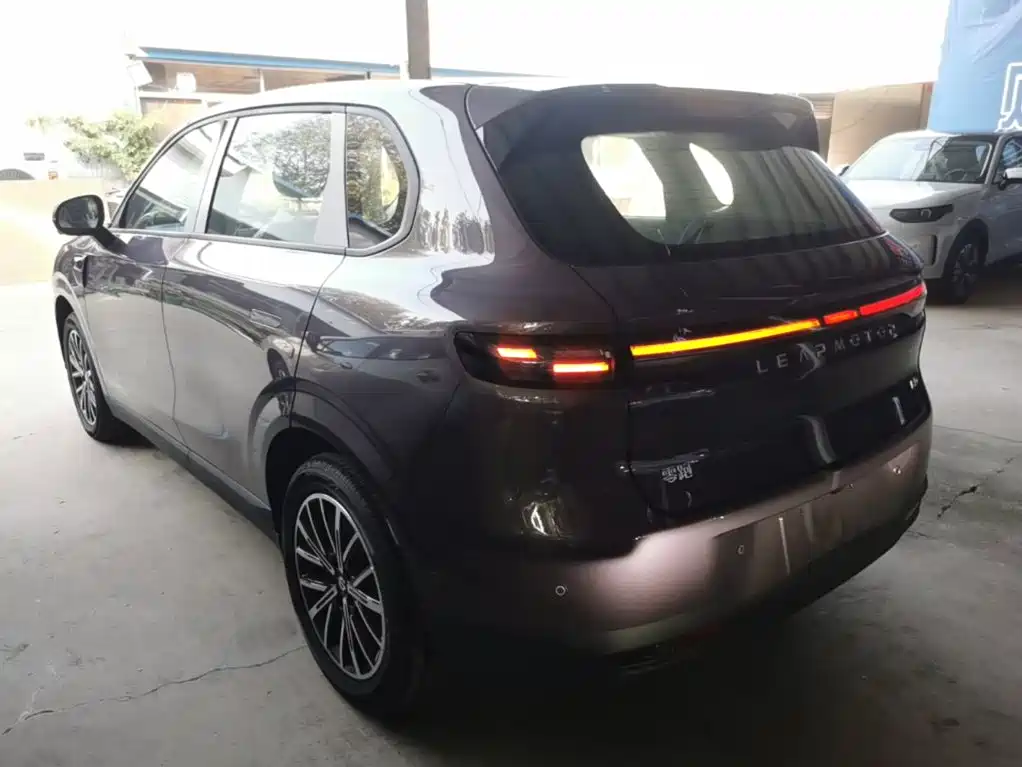 Leapmotor Leapmotor B10 — миниатюра 5