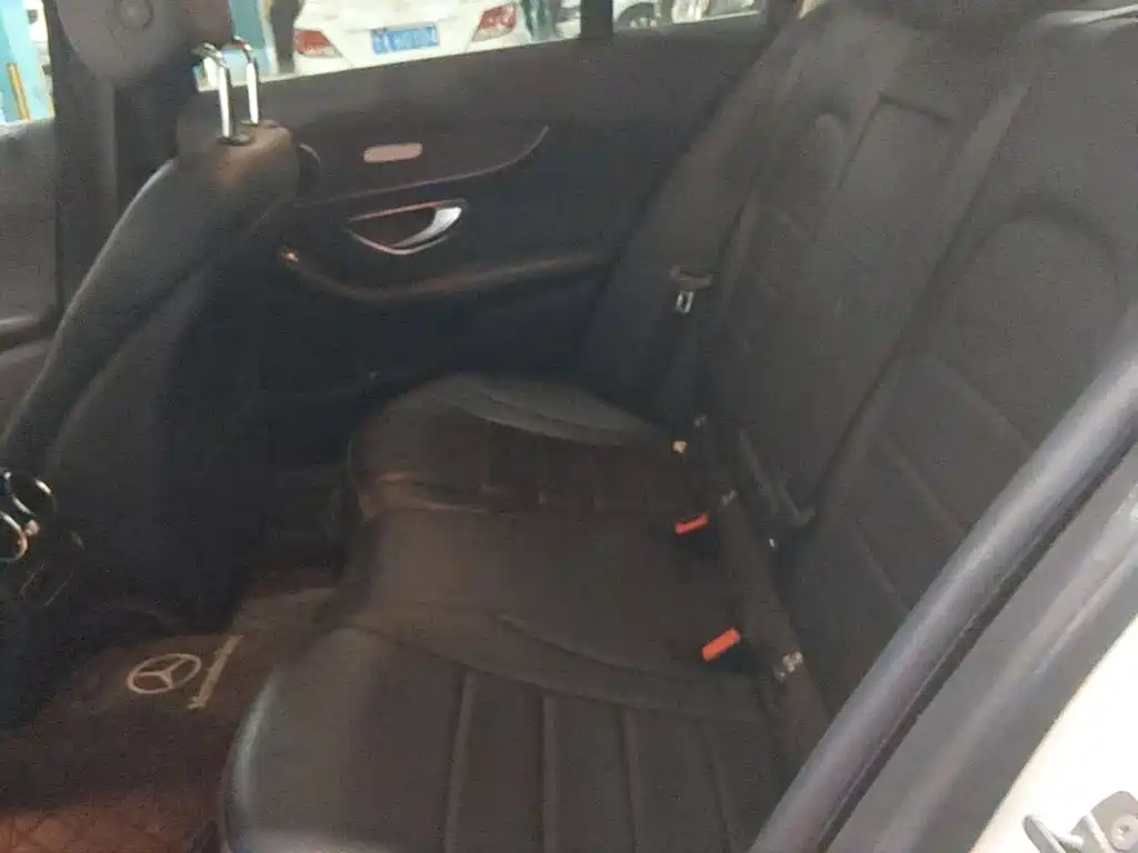Mercedes-Benz C-Class — миниатюра 13