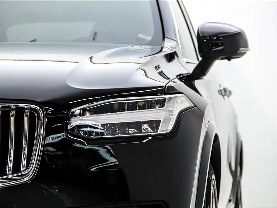 Volvo XC90 2023 B6 Luxury 7 мест