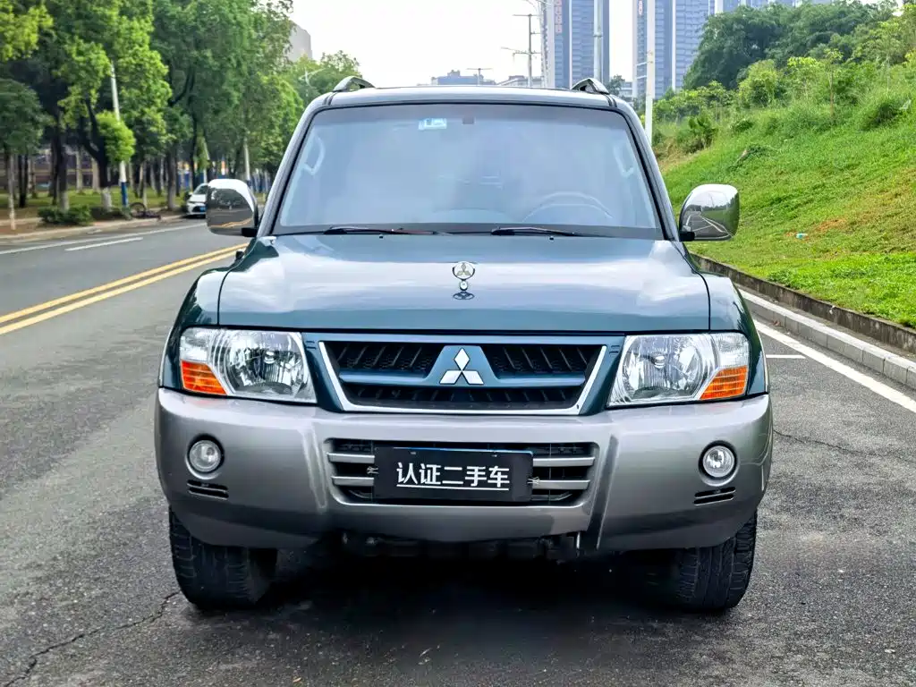 Mitsubishi Pajero (Import) — миниатюра 2