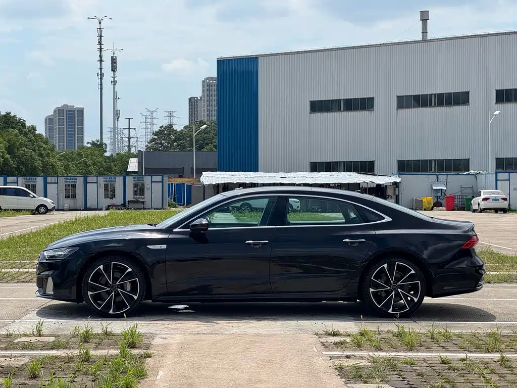 Audi A7L — миниатюра 8