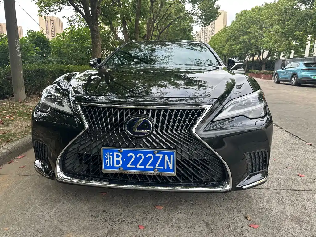 Lexus LS — миниатюра 3