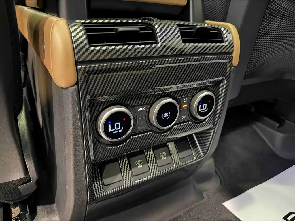 Land Rover Defender — миниатюра 18